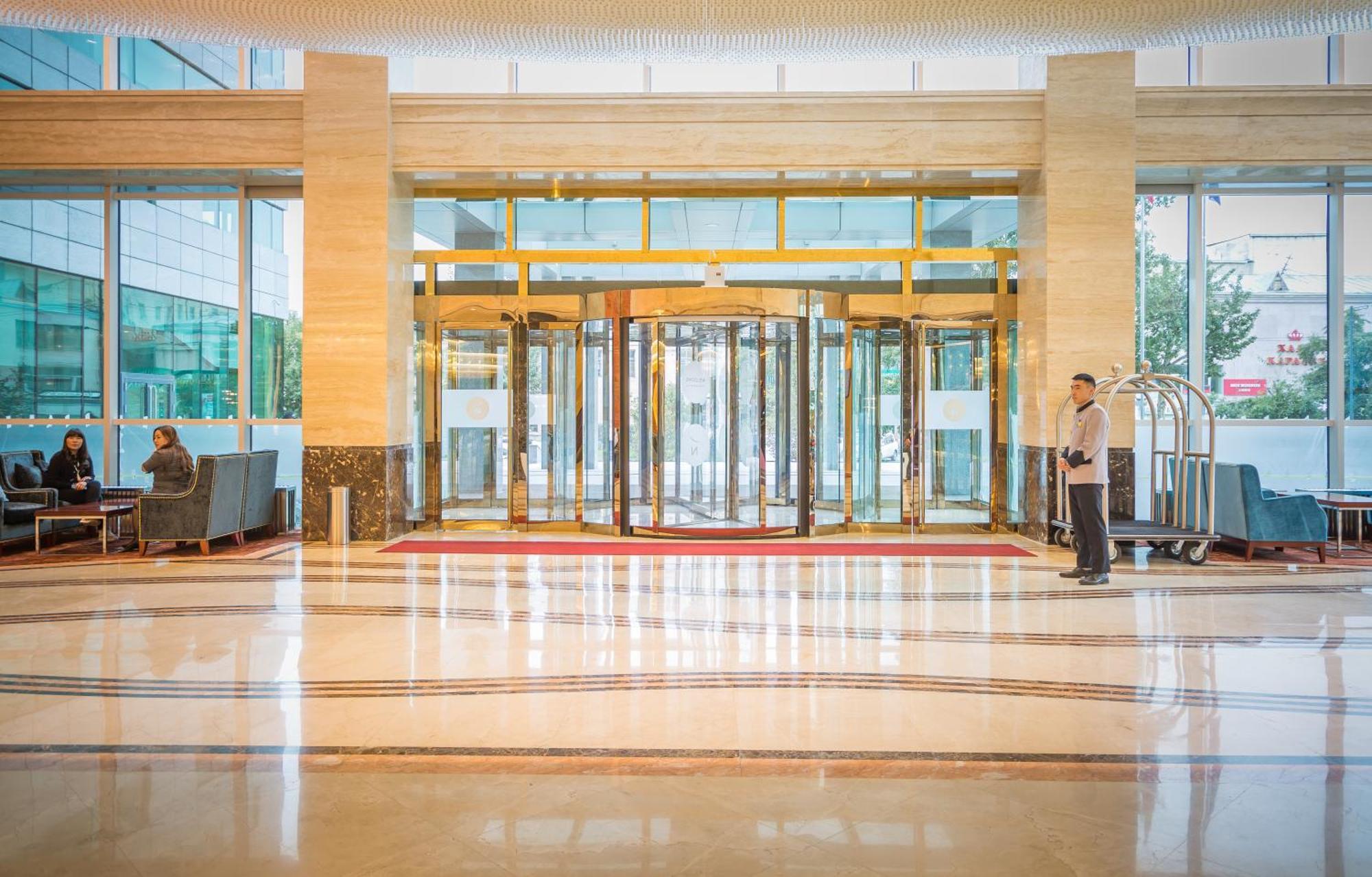 Novotel Улан-Батор Экстерьер фото