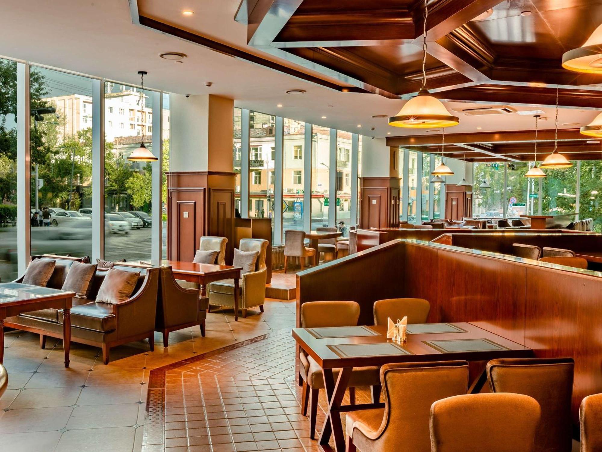 Novotel Улан-Батор Экстерьер фото