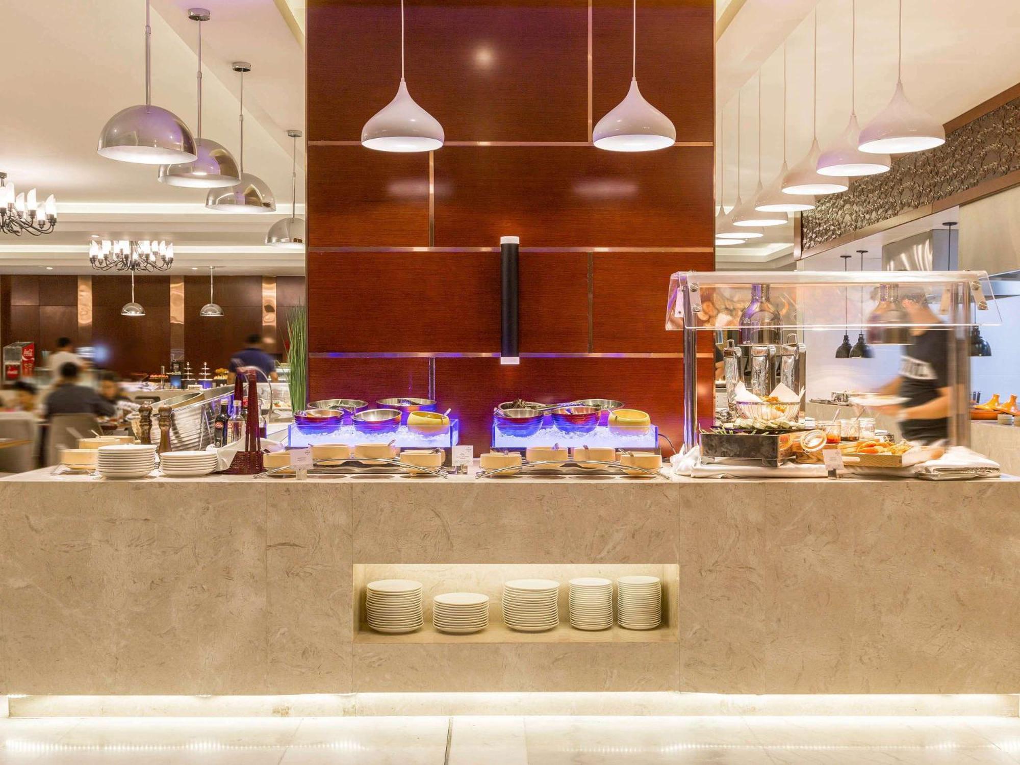 Novotel Улан-Батор Экстерьер фото