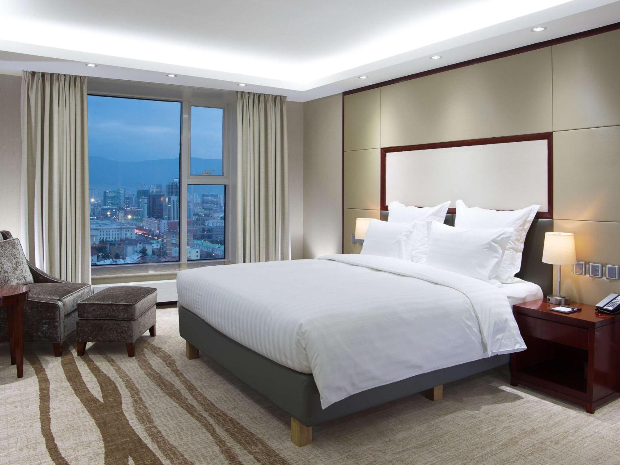 Novotel Улан-Батор Экстерьер фото