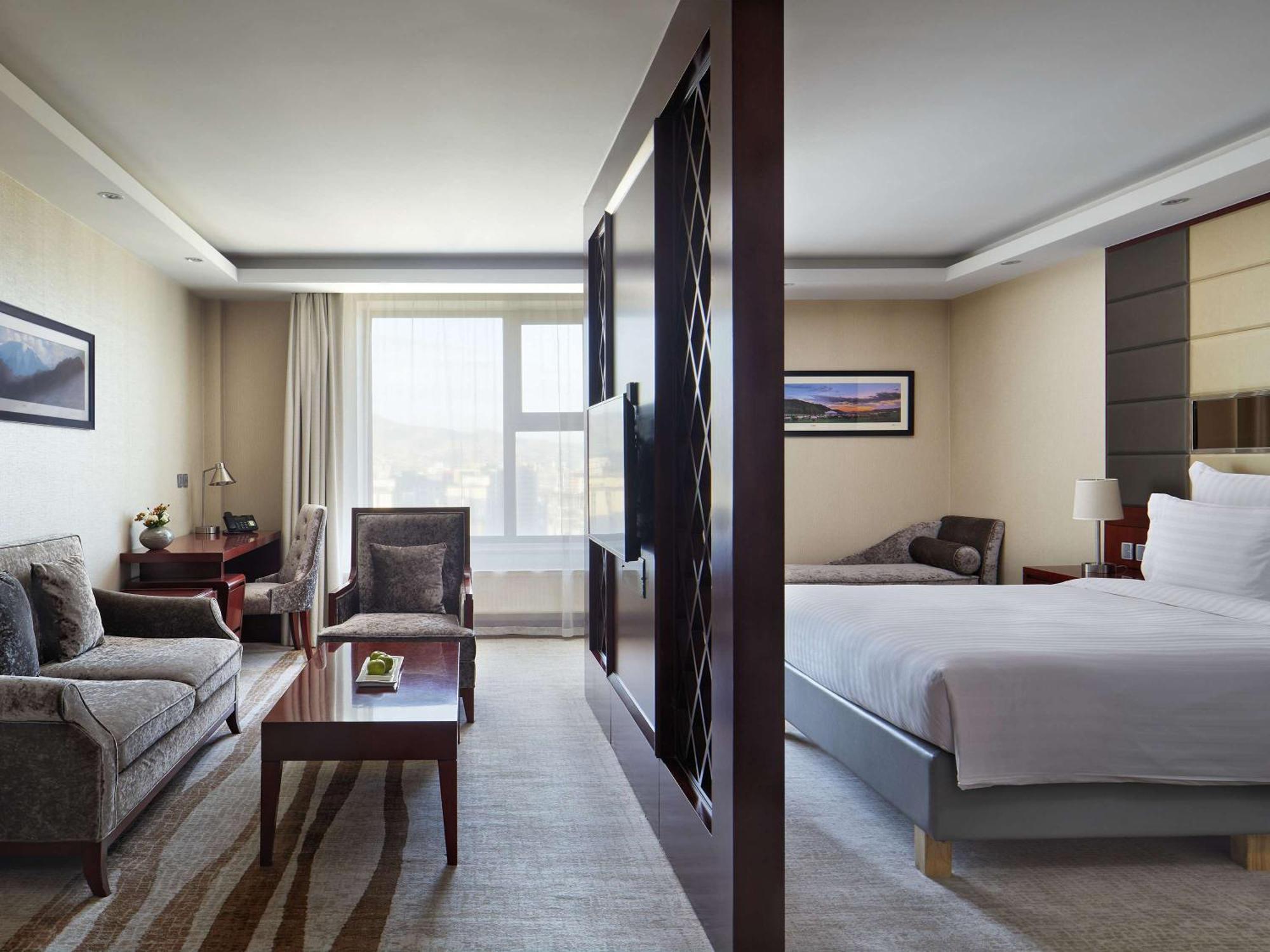 Novotel Улан-Батор Экстерьер фото