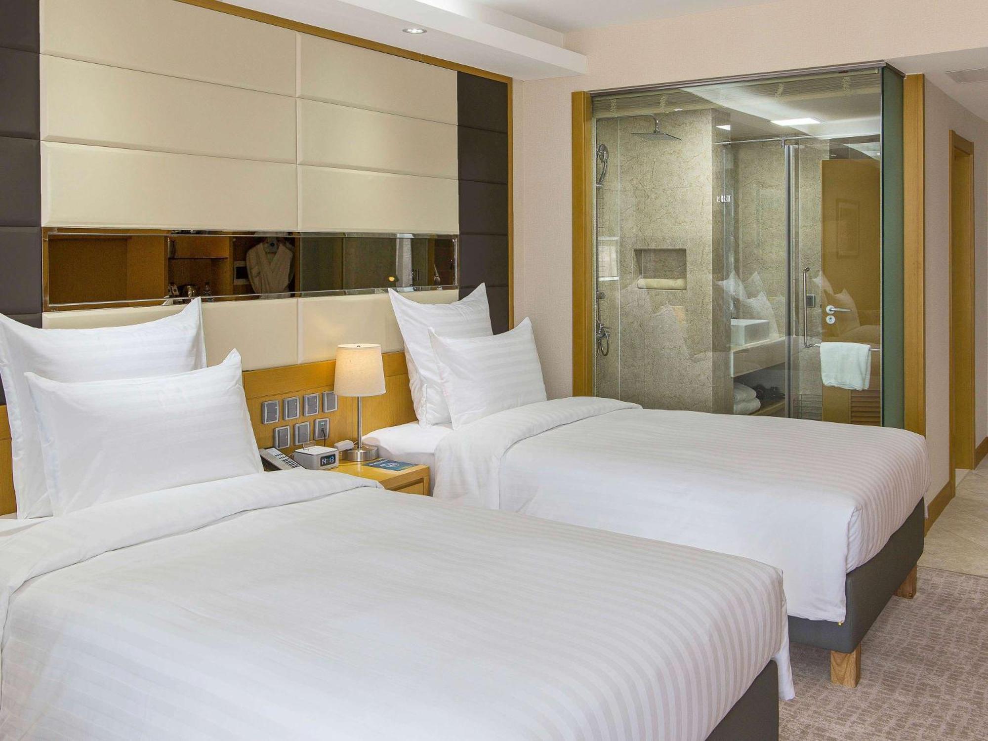 Novotel Улан-Батор Экстерьер фото